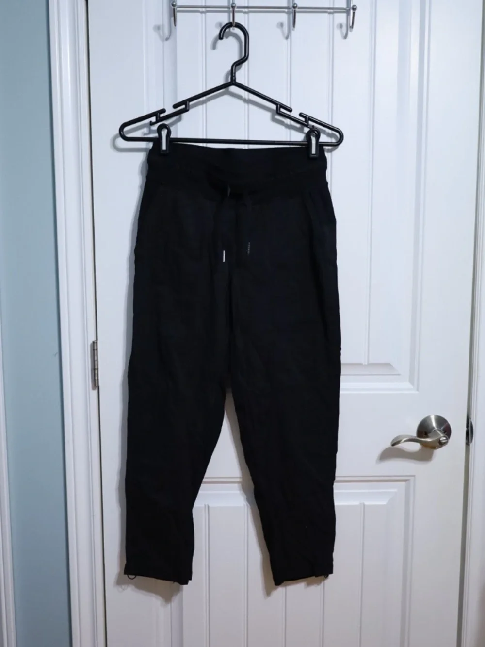 Lululemon Dance Studio Crop *25" Black Womens Size 4 - Picture 2 of 10
